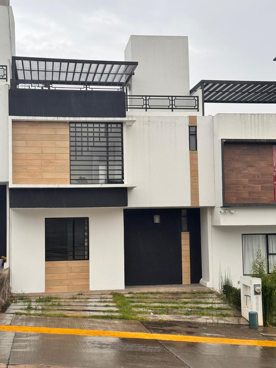 Casa Lartesi $3,300,000 T. 126m2 Const. 126m2 C-00407 D/D