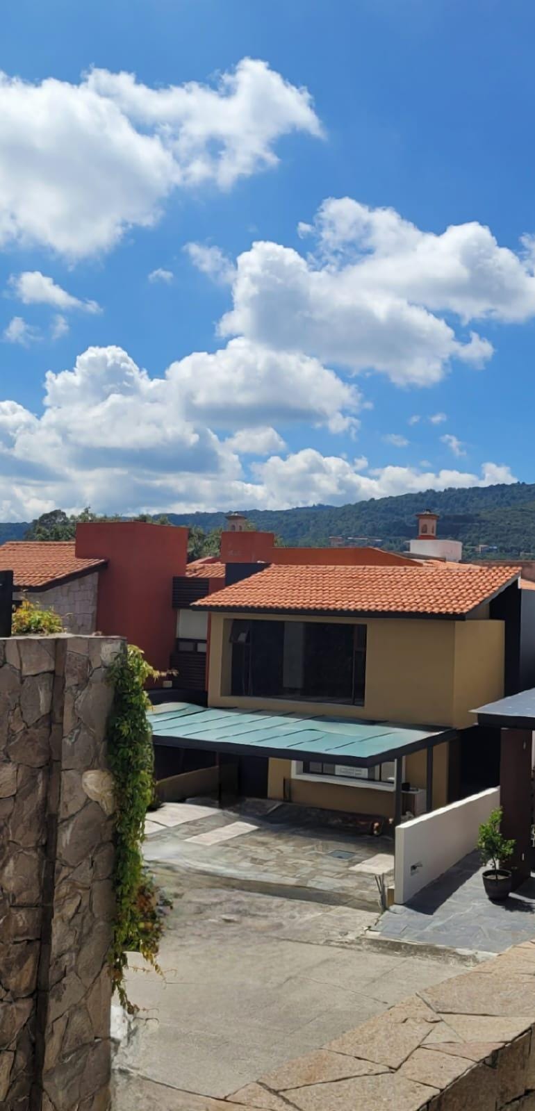 Casa Himalaya (Club de Golf Altozano) $14,980,000.00 T. 367m2 Const. 511m2 C-0413 D/D 